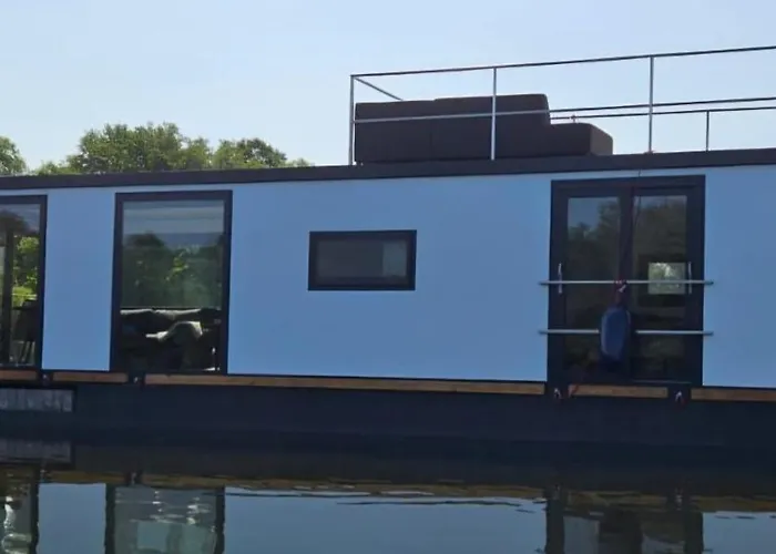 Luxurioeses Hausboot Seaside Neu!!! Hotel en barco